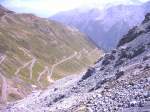 Italien - Sdtirol   Blick von 2758 Metern ins Tal auf die Kehren zum Stilfser Joch.