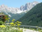 Italien - Südtirol - irgendwo in den Dolomiten, vis-a-vis vom  Rosengarten . Aufgenommen im Juni 2011.