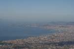 Der Blick auf den Hafen von Napoli.