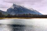 Mount Rundle in Banff National Park. Aufnahme: Mai 1987 (digitaliseirtes Negativfoto).