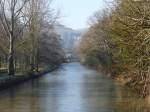 Die Alzette fliet im morgendlichen Dunst durch Ettelbrck (Luxemburg) um wenig spter in die Sauer zu mnden.