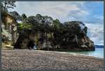 Die Cathedral Cove (Kathedralen-Höhle) bei Hahei ist eine beliebte Sehenswürdigkeit an der Coromandel Peninsula. (15.10.2016)