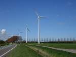 Windräder an der N62 von Terneuzen nach Middelburg, Zeeland (30.04.2015)