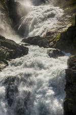 Der Kjosfossen-Wasserfall ist ein sagenumwobener Wasserfall in Norwegen.