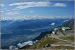 Blick vom Hafelkar ber die Berge und hinunter auf Innsbruck.
( 17.09.2011)