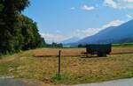 Landwirtschaftliche Nutzfläche im Tiroler Oberinntal. Im Sommer 2020 diente sie zur Getreideproduktion. (Flaurling, 30.07.2020)