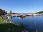 Am Fischerhafen von Spiken auf der Insel Källandsö am Vänersee (15.06.2015)