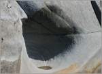 Im Varzascatal stsst man immer wieder auf Steine die durch Wasser verformt und verndert wurden.
(22.03.2011)