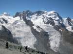 Auf diesem Bild sieht man von links nach rechts: Pollux (4.092 m) mit dem Schwrzegletscher, Breithorn (4.164 m) mit dem Breithorngletscher sowie das Klein Matterhorn (3.883 m). 31.07.07