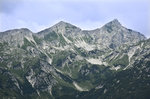 Die Berge Vrh nad Škrbino und Bohinjski Migovec von Orlova Giava in Slowenien aus gesehen.
