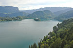 Bleder See (slowenisch Blejsko jezero) von der Burg aus gesehen.