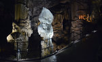 Im Karstgebiet Postojna in Slowenien befinden sich die zweitgrößten für Touristen erschlossenen Tropfsteinhöhlen der WeltDas Höhlensystem von Postojna ist der obere Teil des stark durch den Karst geprägten Einzugsgebietes der Ljubljanica und ist durch die Pivka, den Hauptabfluss des Pivka-Beckens und ihre unterirdischen Zuflüsse geschaffen worden. Aufnahme: 27. Juli 2016.