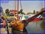 Fischland-Dar� Zingst war fr�her und ist auch heute immer noch eine Reise wert.
Der Charakter eines Fischerdorfes ist trotz der Modernisierung geblieben und damit ergeben sich f�r uns unz�hlige Fotomotive.
Fotos aus August 2007, geschossen noch mit 'PRAKTICA - MTL 50'
und Farbfilm Din 200 und Normalobjektiv 'Pentcon auto 1,8/50 '
Fotos wurden vom Labor dann auch auf CD gebrannt.
