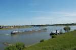 Der Rhein in Duisburg   ...