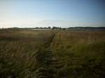 Inseln R�gen und Hiddensee Ein kleiner Feldweg f�hrt hier zum Nonnesee bei Bergen/R�gen.