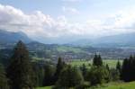 Oberallg�u Das wundersch�ne Bergpanorama der Allg�uer Alpen am 9.8.2009. Im Vordergrund die Stadt Sonthofen.