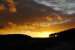 Sonnenaufgang bei Bischwind a.R. ...  Willi Dressel 26.11.2009