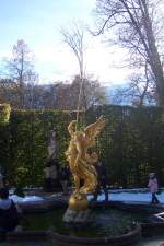 Statue auf Schloss Lindnerhof in Oberbayern. Okt.09  ...