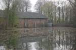 Wassergraben mit ehemaligen Wirtschaftsgeb�uden ...  Andreas Strobel 22.02.2010