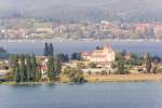 Bodensee Blick von CH-Ermatingen auf die Insel Reichenau mit der Basilika St. Georg (erbaut um 900) in Oberzell (20.09.2008)