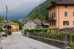 Valle Maggia Strasse im Ort Maggia TI (17.05.2009)