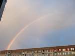 Ein sch�ner Regenbogen �ber dem Plattenbau Freital Deuben-S�d  ...