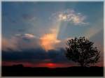 Fast schon kitschig pr�sentierte sich der Sonnenuntergang am 25.04.2011. (Jeanny) ...