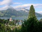 Thun, Thunersee Blick �ber Schloss Spiez und Thunsersee zum Sigriswiler Rothorn und Niederhorn am 13.07.2007