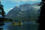 Blick über den Eibsee auf den Waxensteinkamm. Die Station Eibsee ... Blick über den Eibsee auf den Waxensteinkamm. Die Station Eibsee ...
