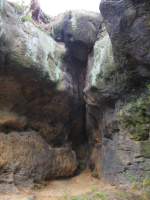 Zittauer Gebirge Gewaltige Felsnieschen findet man auf dem Oybin, 11.08.07