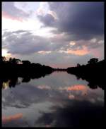 Ruhrgebiet Abendstimmung an der Regattabahn in Duisburg-Wedau.