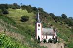 Moseltal Kirche in den Weinbergen von Hatzenport (16.07.2007)