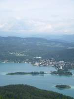 W�rthersee Blick vom Pyramidenkogel auf den W�rthersee. Zu sehen u.a. die Schlangeninsel. Blick in Richtung Steiermark.   
14.08.2007