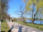 Scharm�tzelsee Auf der Uferpromenade am Scharm�tzelsee
Aufgenommen am 14 April 2007