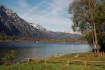 Herbst Hallst�tter See im Salzkammergut mit Dachsteingebirge, bei Untersee (29.10.2007)
