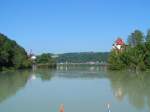 Innviertel Die H�ngebr�cke �ber den Inn verbindet Neuburg  mit Wernstein 