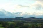 Oberfranken 11.11.2007 nach dem Sturm. Der Staffelberg und der 'Alte Staffelberg' von Oberlangheim aus gesehen. ( Luftline ca 5km)