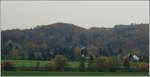 Ruhrgebiet M�lheim-Ruhr - Blick von der Ruhrseite Mendenerstra�e �ber die Ruhrauen und Ruhr auf Mintard mit dem Mintarder Berg im Hintergrund. Links im Bild ist zum Beispiel die St. Laurentius Kirche zu sehen. 