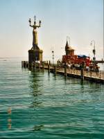 Sommer Bodensee, Hafenausfahrt Konstanz mit Denkmal, Sommer 1999

bitte Kategorie Deutschland/Baden-W�rtemberg/Bodensee einrichten. Danke