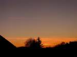 Sonnenunterg�nge Das Flugzeug beeilt sich, um in den letzten Sonnenstrahlen des 16.02.08 sein Ziel zu erreichen. Das Bild in Erpeldange/Wiltz (Luxemburg) gemacht. 