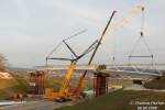 Eine Br�cke entsteht �ber ...  Thomas Fischer_Lif 09.04.2008