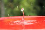 Emotionen Wassertropfen einschlag_3
der tropfen l�st sich nach oben ab