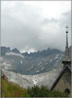 Mittagspause in Gletsch vor der Kulisse des Rh�negletschers fotografiert am ...