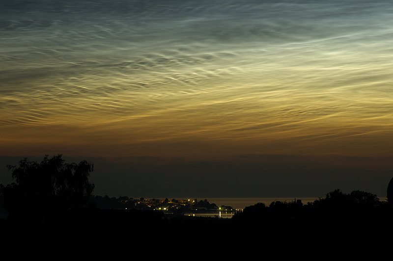 Wolkenbildung an einem spten Abend ber der Hohwachter Bucht im Sommer 2005. Aufgenommen aus Richtung Sehlendorf.
Das Foto wurde NICHT bearbeitet!