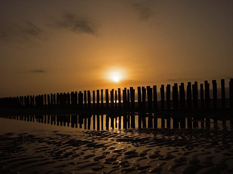 Sonnenuntergang am Strand von Zoutelande bei Vlissingen im August 2006.