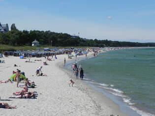 Am Strand von Binz, auf der Ostseeinsel Rgen am 30.06.25.