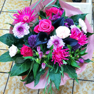 Strau Rosa Spider mit Calla Allin - 20.09.2025