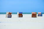 Strandkrbe auf dem Kniepsand auf der Nordseeinsel Amrum.