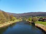 Blick auf die Werra von der  Brcke der Einheit  in Lindewerra, 03.04.2025