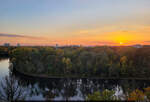 An der Saale bricht der Abend an.